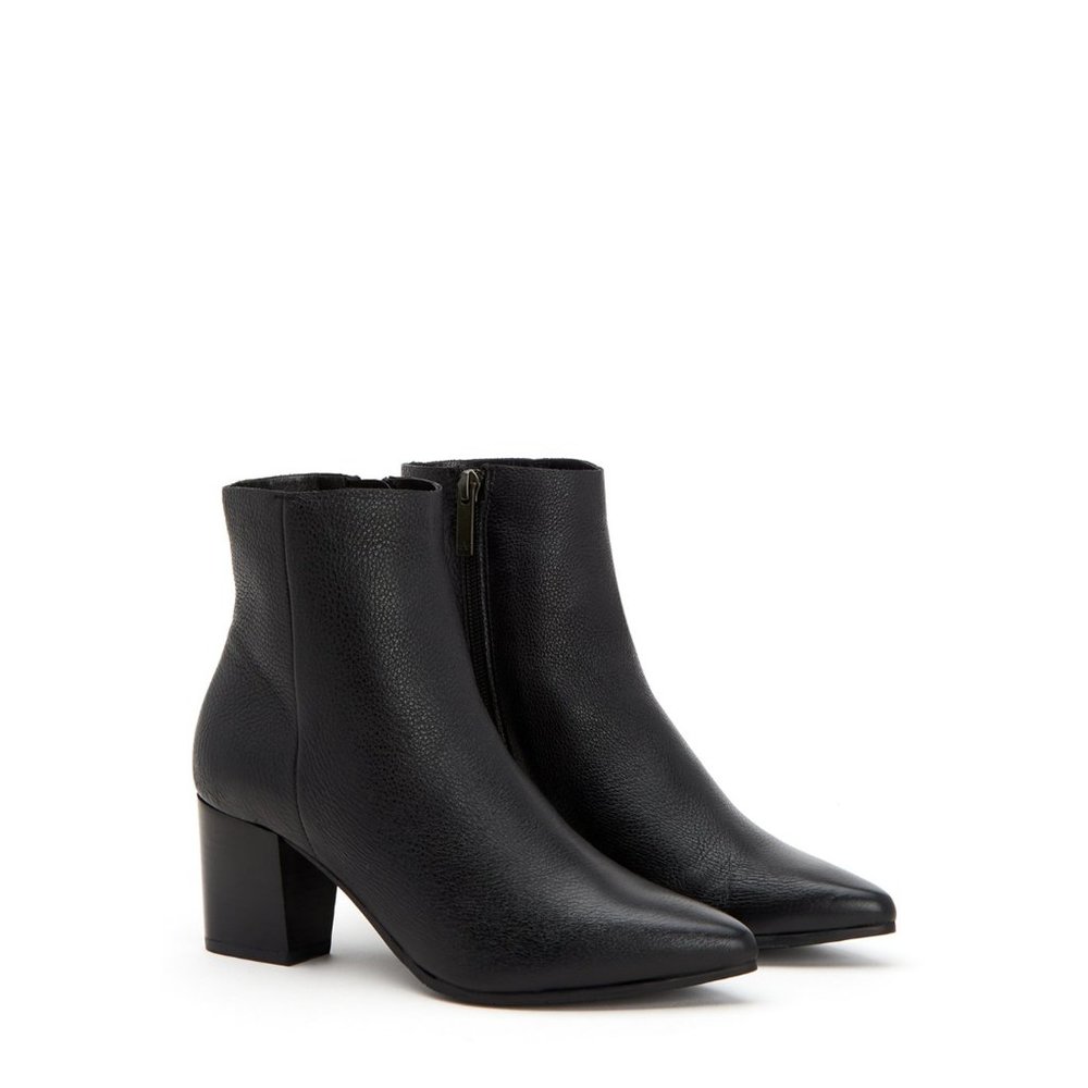 NEW Aquatalia Giana Boots